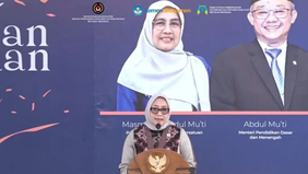 Menteri Pemberdayaan Perempuan dan Perlindungan Anak Arifah Fauzi mengungkapkan masih banyak anak perempuan di Indonesia yang tidak dapat melanjutkan pendidikan akibat perkawinan usia dini dan keterbatasan ekonomi.