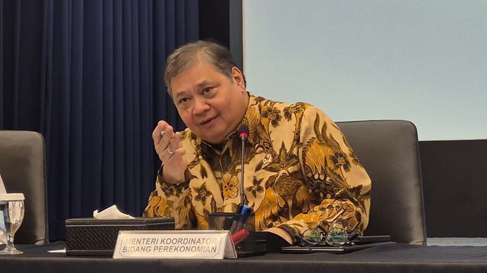 Menteri Koordinator Bidang Perekonomian Airlangga Hartarto mengumumkan paket stimulus untuk semester II 2026 senilai Rp26,34 triliun.