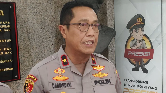 Dirtipidum Bareskrim Polri Brigjen Pol. Djuhandhani Rahardjo Puro berbicara di Gedung Mabes Polri, Jakarta, Rabu (12/2/2025).