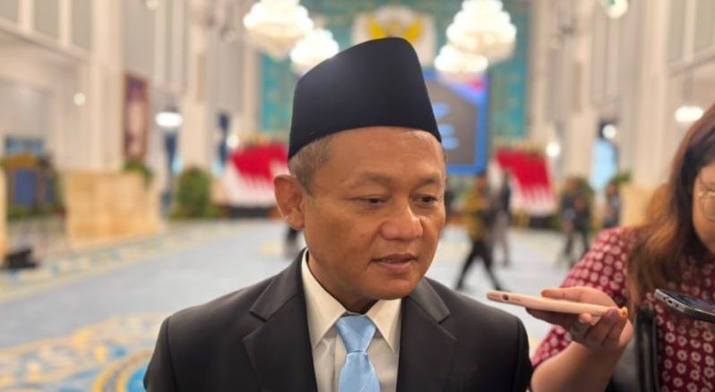 Menteri Perindustrian Muhammad Sarmuji memberikan pernyataan pers di Istana Negara, Jakarta, Kamis (1/10/2026).  <b>(ANTARA/Genta Tenri Mawangi)</b>