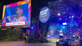 Konser Soundcore Unplugged Nusantara TV ditutup dengan penampilan memukau dari Band Mocca di Lippo Mall Kemang, Jakarta Selatan, Jumat 6 September 2024.