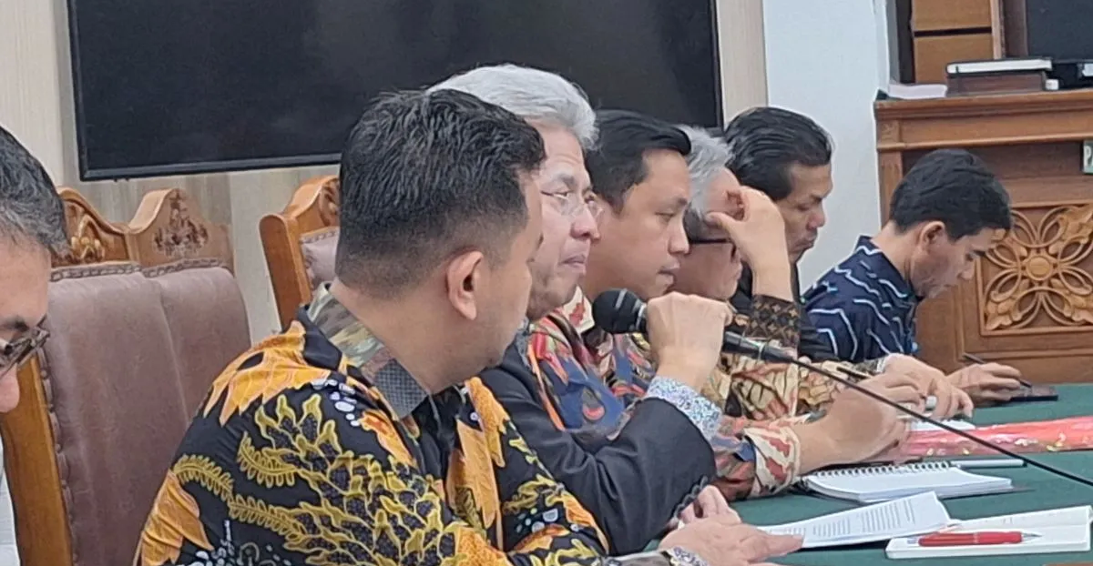 Pengadilan Negeri Jakarta Selatan (Jaksel) menggelar sidang gugatan praperadilan penetapan status tersangka Sekretaris Jenderal DPP PDI Perjuangan (PDIP) Hasto Kristiyanto, Jakarta, Rabu (5/2/2025).  <b>(Antara)</b>