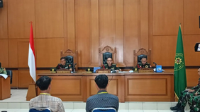 Dalam sidang lanjutan kasus penembakan pemilik rental mobil, Ilyas Abdurrahman, di Pengadilan Militer II-08 Jakarta pada Senin, saksi mata yang juga karyawan minimarket di Rest Area Km45 Tol Tangerang-Merak, Ahmad Farizi, mendengar 4 letusan. 