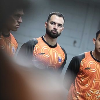 Potret Latihan Perdana Jordi Amat di Persija Jakarta
