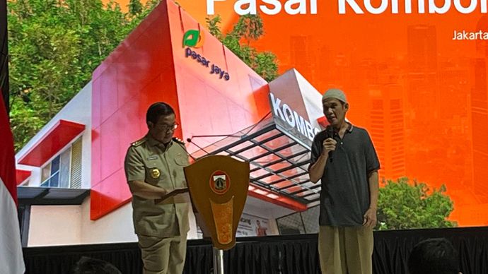 Pramono Anung dan pedagang Pasar Kombongan Kemayoran