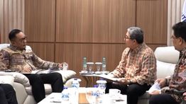 Wamen Todotua Terima Audiensi Toyota, Bahas Peluang Pabrik Mobil Listrik di Indonesia