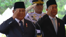 Gibran Hadiri Pemakaman Militer Try Sutrisno di TMP Kalibata