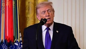 Presiden Amerika Serikat Donald Trump menegaskan bahwa pembukaan kembali Selat Hormuz menjadi salah satu prioritas utama pemerintahannya dalam proses negosiasi dengan Iran. Pernyataan tersebut disampaikan pada Senin, 7 April 2026.