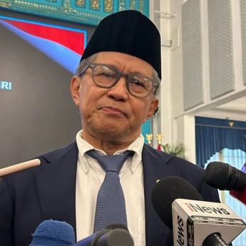 Rocky Gerung Sebut Fungsi Wantimpres Berikan Pertimbangan Kritis untuk Presiden