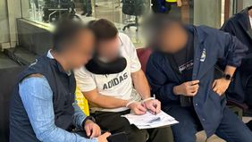 Kantor Imigrasi Ngurah Rai berhasil mendeportasi seorang warga negara Inggris berinisial SL (45), yang masuk dalam daftar buronan Interpol. Pria tersebut diduga merupakan bos mafia internasional yang terlibat dalam berbagai tindak kejahatan lintas ne