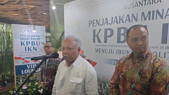 Kepala Otorita Ibu Kota Nusantara (OIKN) Basuki Hadimuljono menyampaikan keterangan kepada awak media di Jakarta, Senin (24/2/2025)