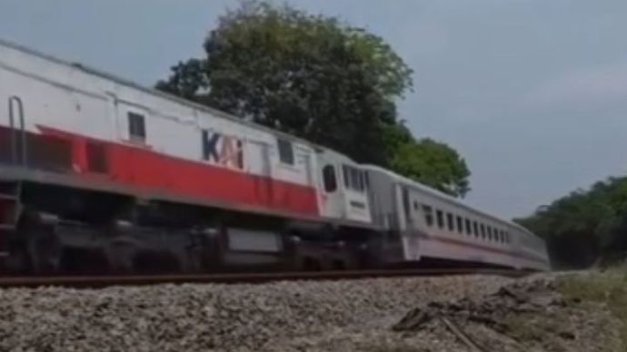 Kereta Api (KA) Commuter Line Walahar. <b>(Instagram)</b>