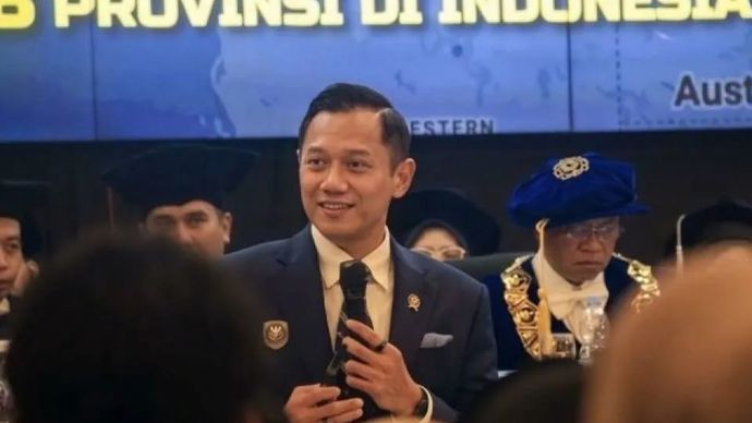 Menko AHY saat memberikan orasi ilmiah di Rapat Senat Terbuka Dies Natalis XII Institut Teknologi Kalimantan (ITK) di Balikpapan, Kalimantan Timur, Kamis 8 Oktober 2026