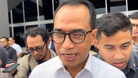 Menteri Perhubungan (Menhub) Budi Karya Sumadi buka suara terkait wacana penerapan subsidi tarif Keretaa Rel Listrik (KRL) berbasis Nomor Induk Kependudukan (NIK).