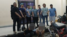 Polres Metro Jakarta Pusat berhasil mengungkap kasus penjambretan handphone milik warga negara asing (WNA) di kawasan Sawah Besar. Tiga orang pelaku berhasil ditangkap, termasuk satu penadah yang membeli ponsel hasil kejahatan.
