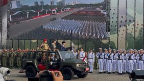 Presiden Joko Widodo (Jokowi) memimpin pelaksanaan upacara HUT ke-79 TNI di Monumen Nasional (Monas), Jakarta Pusat hari ini, Sabtu (5/10/2024).