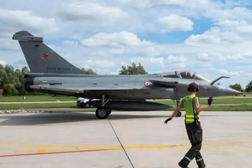 Pesawat jet Rafale uji terbang di Escadron de Transformation Rafale (ETR) 3/4 Aquitaine, Base A&eacute;rienne 113, Saint-Dizier, Prancis, Rabu (24/9/2025). <b>(Antara)</b>