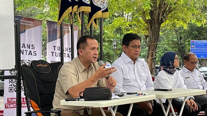 Menteri Transmigrasi Iftitah Sulaiman mengungkapkan bahwa lebih dari 17 ribu bidang tanah transmigrasi diketahui berada di kawasan hutan. 