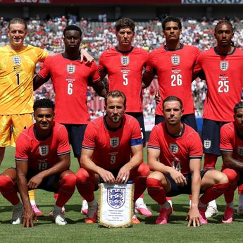 Chef Timnas Inggris Sempat Dilarang Masuk Amerika Gegara Bawa Pisau