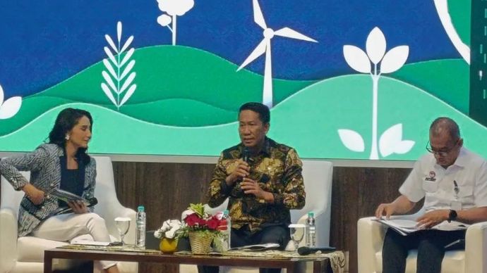 enteri Hukum Supratman Andi Agtas (tengah) dalam konferensi pers 