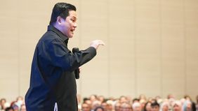 Menteri Badan Usaha Milik Negara (BUMN) Erick Thohir mengatakan, Kenaikan 100 persen tunjangan kinerja (Tukin) Aparatur Sipil Negara (ASN) di Kementerian BUMN harus disyukuri.