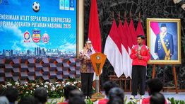 Pesan Pramono saat Terima Atlet Sepak Bola Piala Soeratin di Balai Kota Jakarta