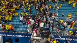 Ibunda Bintang Uruguay Pingsan Akibat Perkelahian Darwin Nunez Cs Melawan Suporter Kolombia