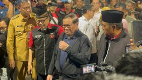 Gubernur DKI Jakarta, Pramono Anung meninjau langsung penataan kawasan pedagang di Pasar Ikan Kramat Jati, Jakarta Timur, Selasa, 1 September 2026 malam.