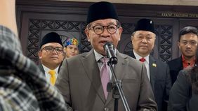 Gubernur DKI Jakarta, Pramono Anung resmi menandatangani instruksi gubernur (Ingub) terkait gerakan pemilahan sampah dari rumah. Kebijakan ini menjadi langkah strategis Pemprov DKI dalam mengatasi krisis sampah yang kian mendesak di Jakarta.