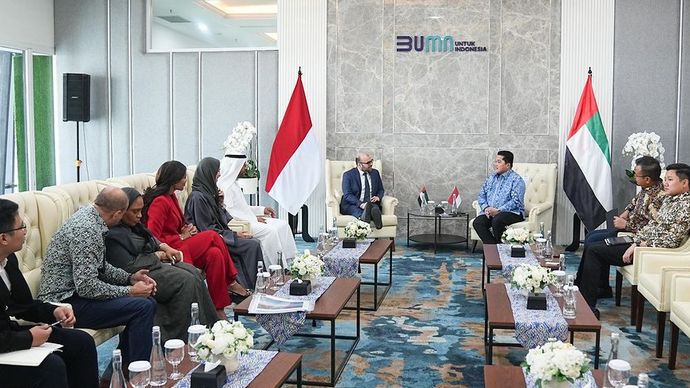 Menteri Badan Usaha Milik Negara (BUMN) Erick Thohir bertemu dengan Wakil Menteri Investasi Uni Emirat Arab (UEA) Mohammad Alhawi.