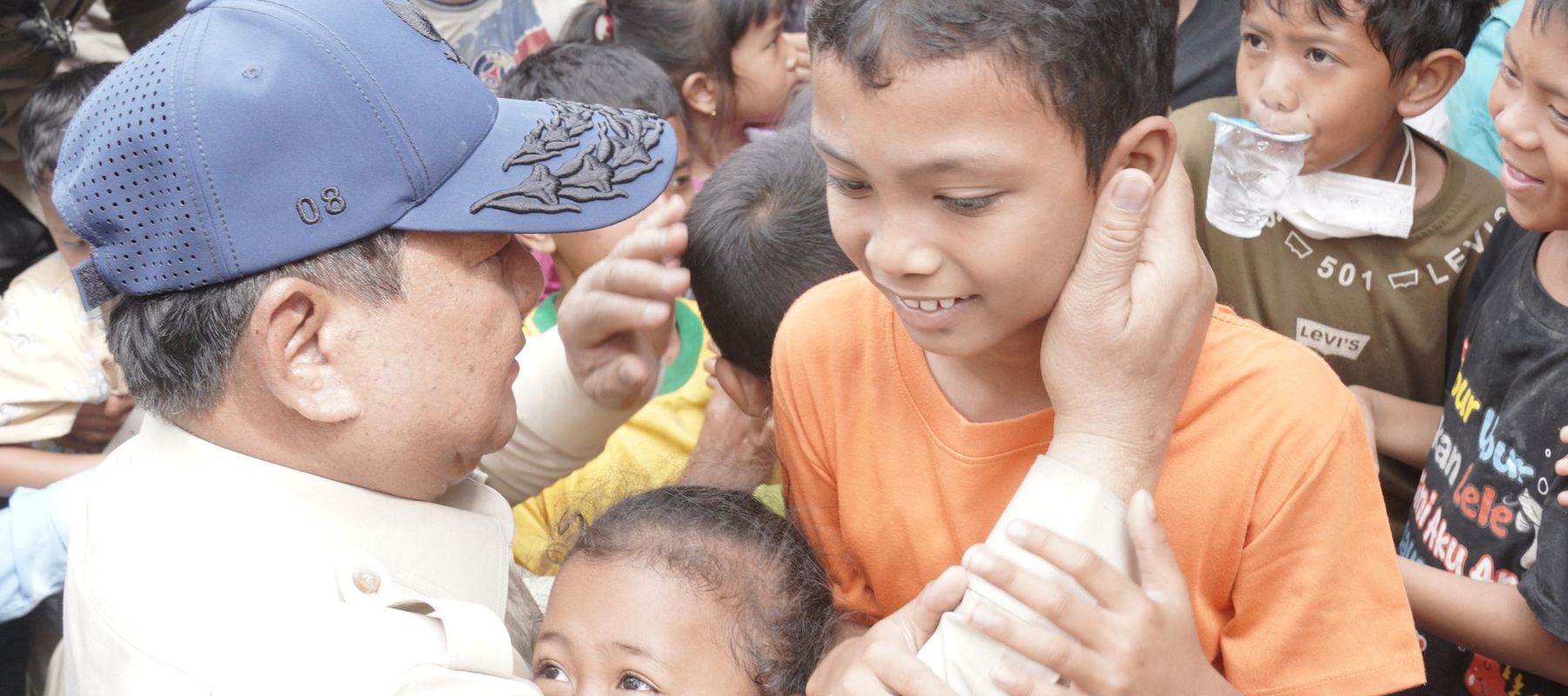 Presiden Prabowo saat mengunjungi Aceh Tamiang