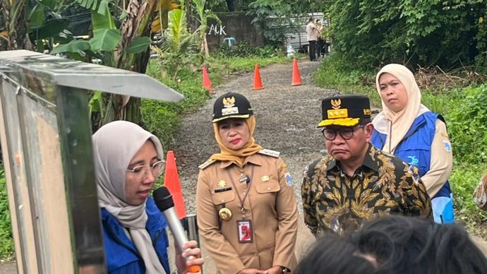 Ika Agustin Ningrum, Iin Mutmainnah, dan Pramono Anung