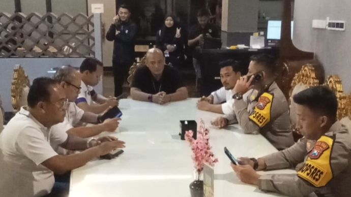 Arema FC Sampaikan Permintaan Maaf Buntut Pelemparan Batu ke Bus Persik Kediri