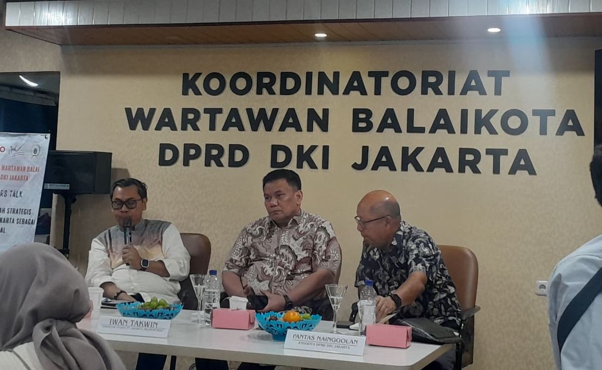 Dirut PT Jakpro Iwan Takwin (tengah)    <b>(NTVNews.id/ Adiansyah)</b>