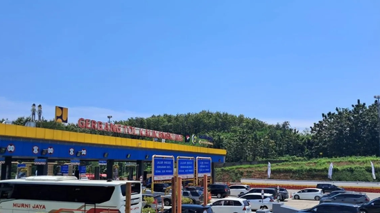 Arus Balik di GT Kalikangkung Meningkat, Kendaraan ke Arah Jakarta Tembus Ribuan per Jam