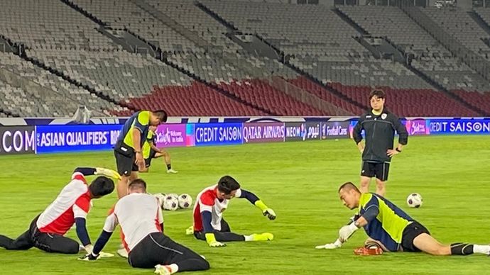 Timnas Indonesia tengah menjalani latihan terakhir sebelum berhadapan dengan Arab Saudi di Stadion Gelora Bung Karno, Senayan, Selasa (19 November 2024). 