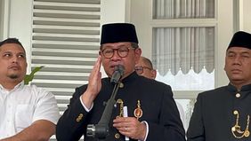 Gubernur DKI Jakarta, Pramono Anung merespons viralnya dugaan praktik jual beli kartu layanan transportasi umum gratis di media sosial. Ia menegaskan akan menindak tegas siapa pun yang terlibat, termasuk jika ditemukan adanya keterlibatan orang dalam
