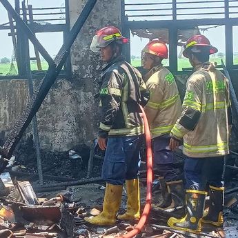 Kebakaran Melanda Pondok Pesantren di Indramayu, Kerugian Ditaksir Ratusan Juta