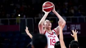 Zhang Ziyu mencuri perhatian para pencinta olahraga bola basket Tanah Air lewat posturnya yang menjulang saat tampil di kejuaraan FIBA U-18 Women's Asia Cup 2024.