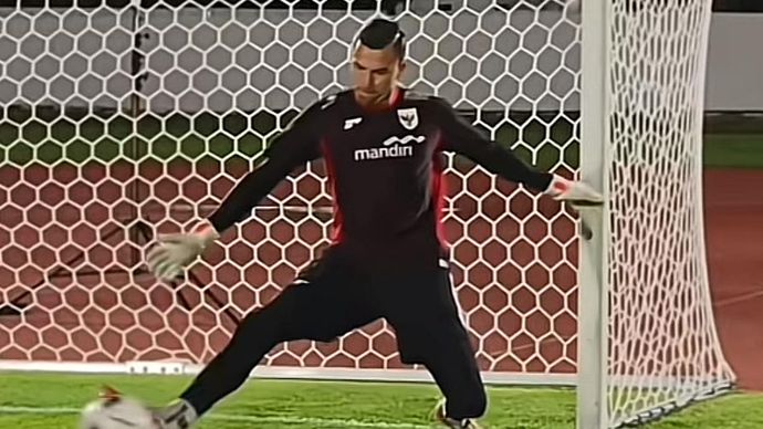 Kiper Timnas Indonesia Emil Audero Mulyadi langsung berlatih kembali usai dihajar Australia. (Tangkapan layar) 
