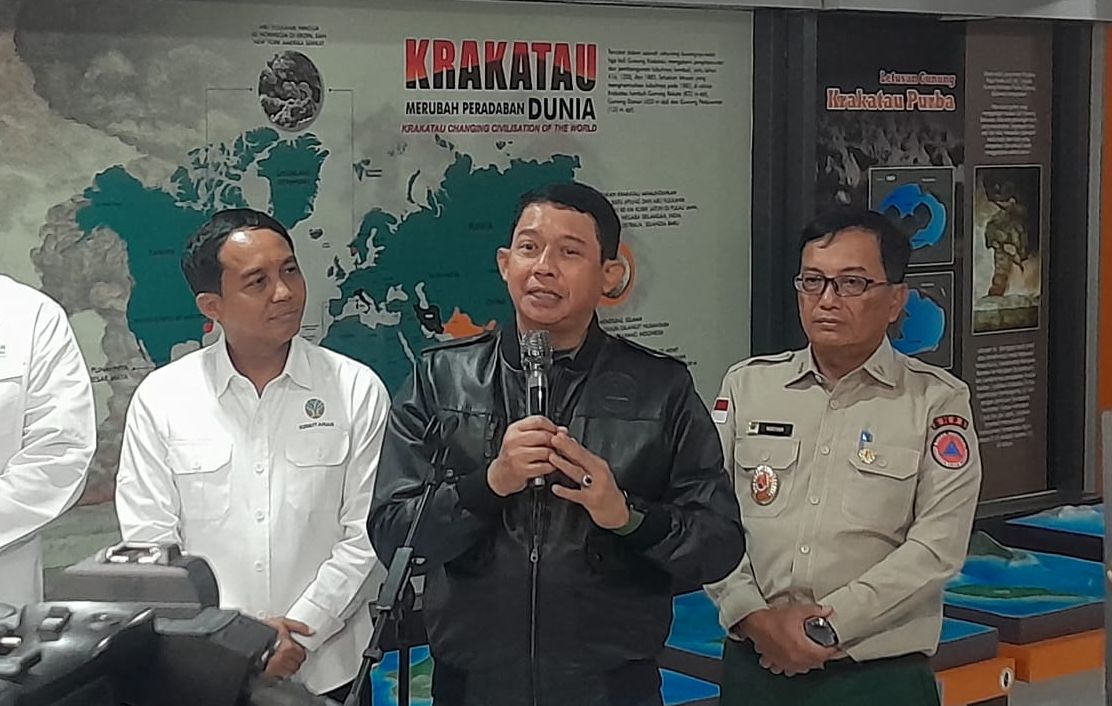 Raja Juli Antoni (kiri) dan Suharyanto <b>(NTVNews.id/ Adiansyah)</b>