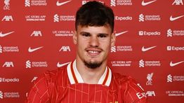 Liverpool Resmi Datangkan Bek Anyar Milos Kerkez 