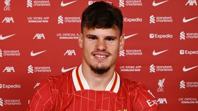Bek baru Liverpool, Milos Kerkez