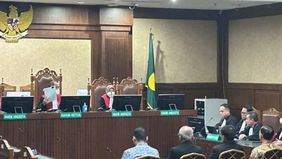 Direktur Pengembangan Perumda Pembangunan Sarana Jaya (PPSJ) periode 2019–2024 Indra Sukmono Arharrys divonis 4 tahun penjara.
