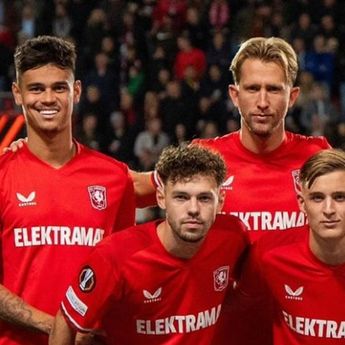 Mees Hilgers Kartu Kuning, FC Twente Imbang Lawan Fenerbahce di Liga Europa