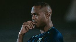 Momen Patrick Kluivert Pukul-pukul Kursi saat Timnas Indonesia Kalah