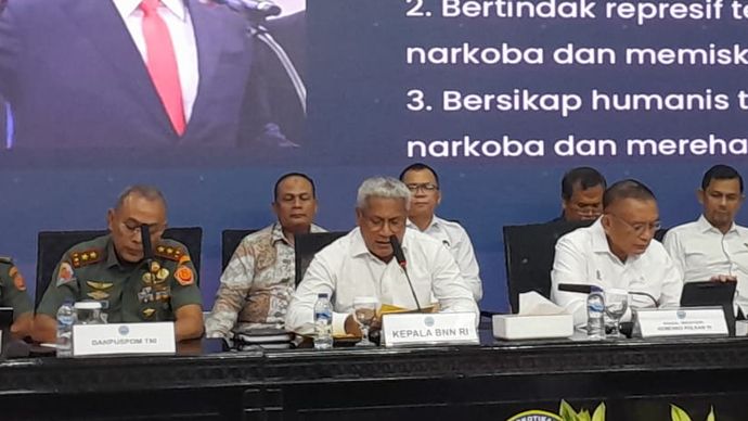  Kepala BNN, Komjen Pol Martinus Hukom