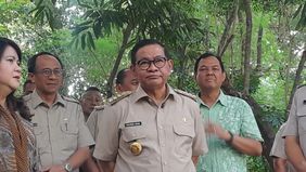 Gubernur DKI Jakarta, Pramono Anung menunjuk Julius Sutjiadi yang sebelumnya menjabat sebagai Direktur Keuangan PT Food Station Tjipinang Jaya, sebagai Pelaksana Tugas (Plt) Direktur Utama perusahaan tersebut.