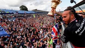 Lewis Hamilton mengakhiri paceklik kemenangannya di ajang F1 yang sudah berlangsung sejak 2021.