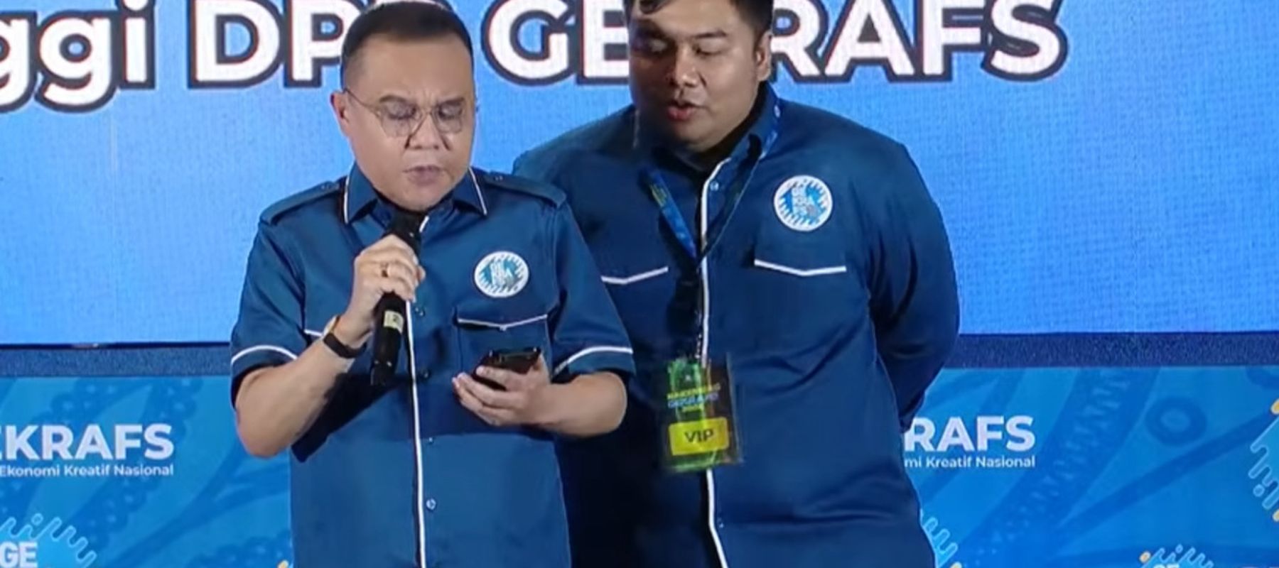 Wakil Ketua DPR RI sekaligus Ketua Majelis Tinggi DPP Gerakan Ekonomi Kreatif Nasional (GEKRAFS) Sufmi Dasco Ahmad menyampaikan ucapan duka yang mendalam atas berpulangnya Vidi Aldiano.
